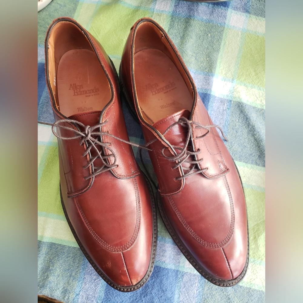 Allen Edmonds Men's 11.5 NARROW Walton